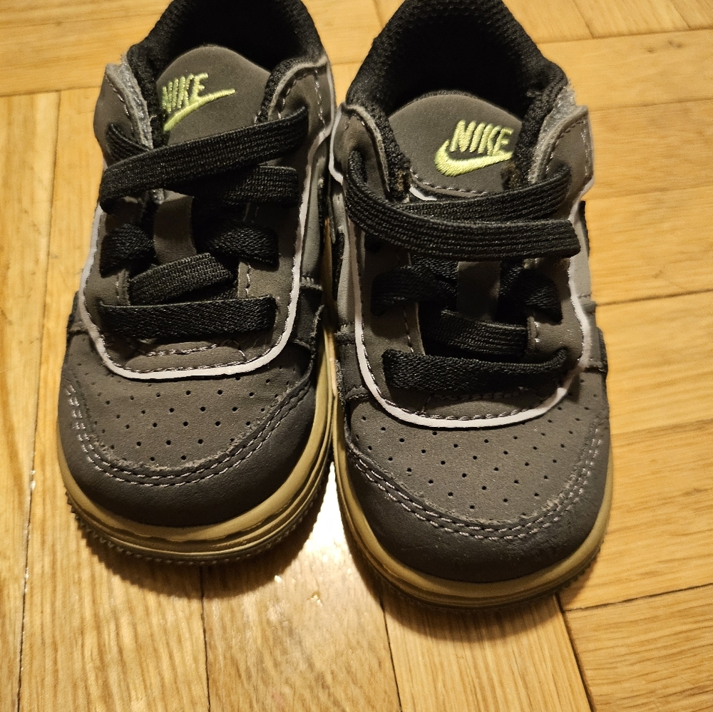 Nike Dunk Lows, infant size 4c